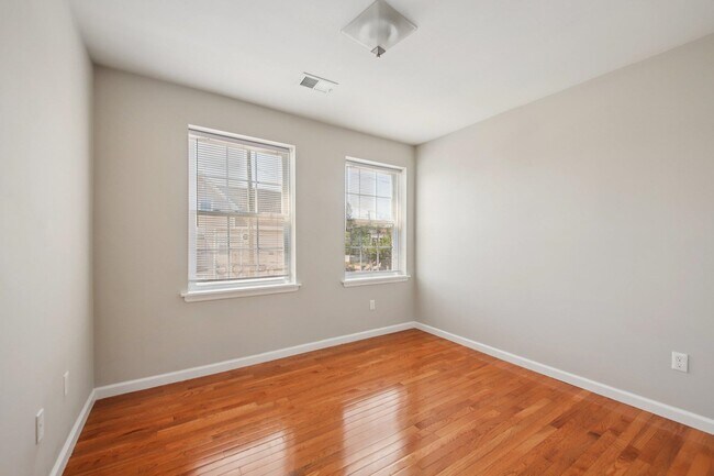 Building Photo - 314 Avenue B