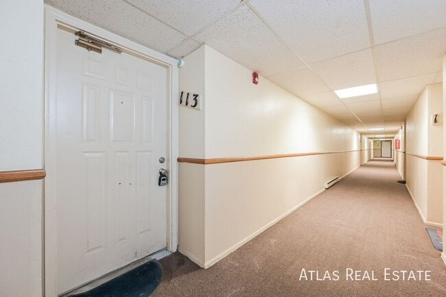Building Photo - 14701 E Tennessee Dr