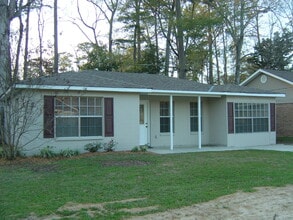 Building Photo - 371 Forest Loop