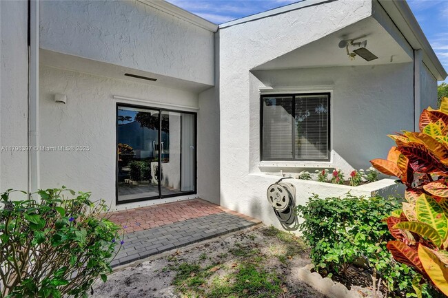 Building Photo - 155 Love Crescent