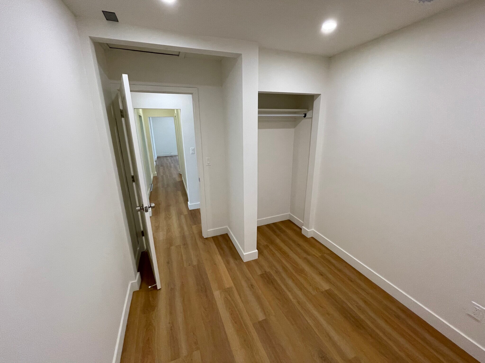 Building Photo - 340 W Alameda Ave