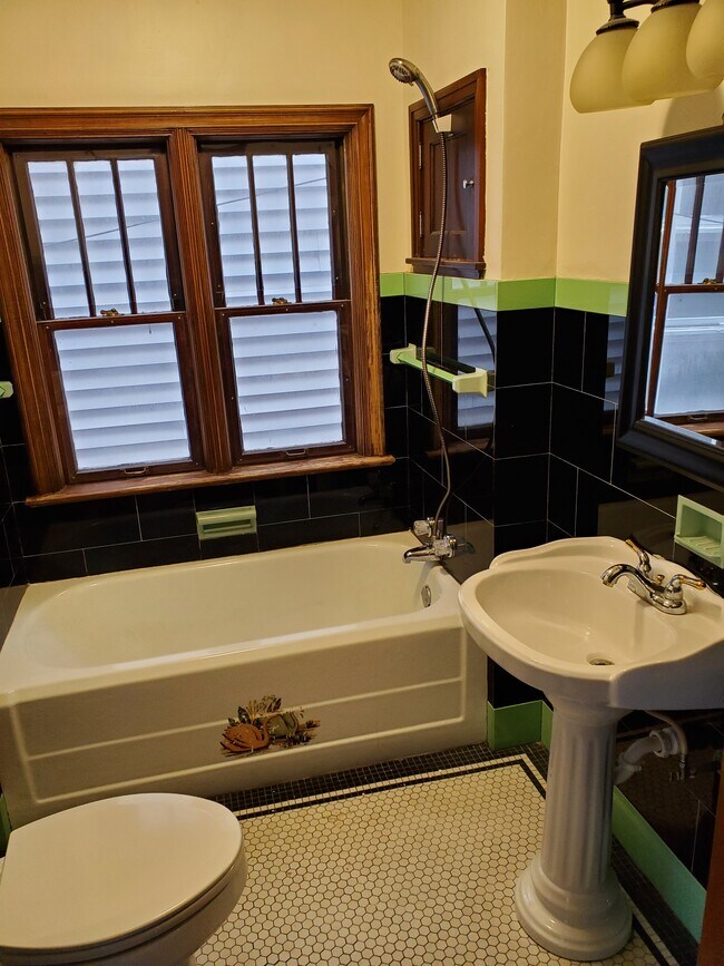 upstairs bathroom 1 - 1312 4th Ave