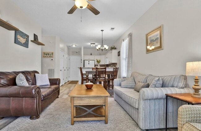 Building Photo - 504 River Oaks Dr