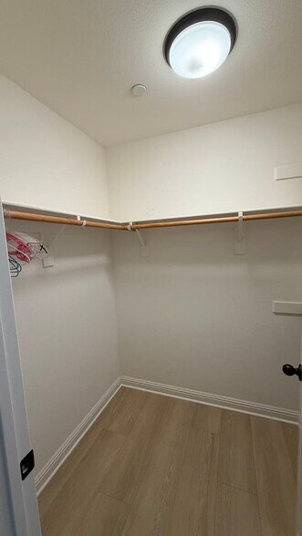 Building Photo - 5032 Woodley Ridge Dr