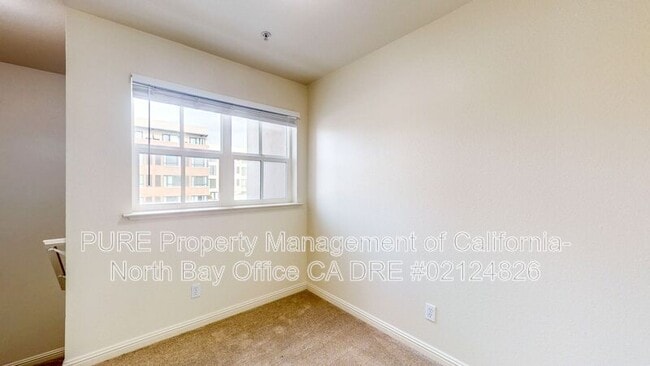 Building Photo - 110 5th St