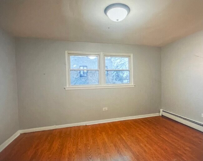Building Photo - 7544 S Yates Blvd