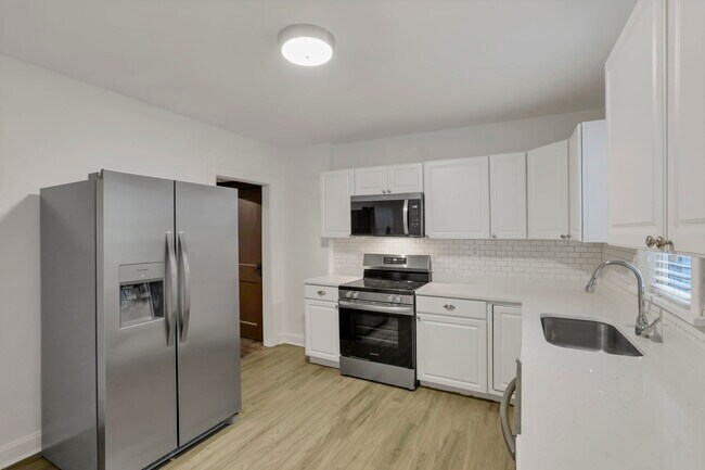 Building Photo - 1349 N 6th St