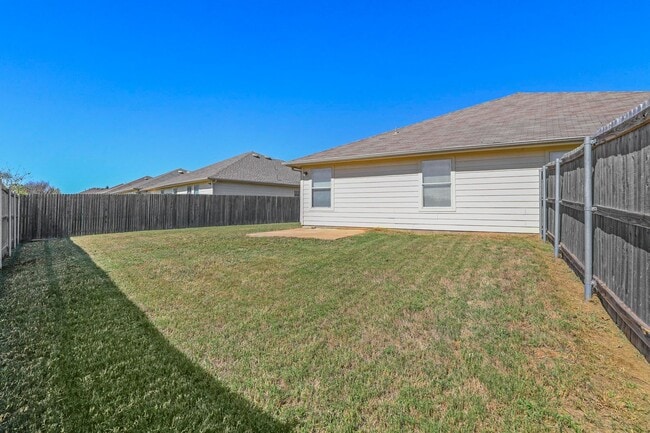 Building Photo - 468 Brookbank Dr