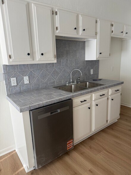 Building Photo - 1118 Sunmeadow Dr