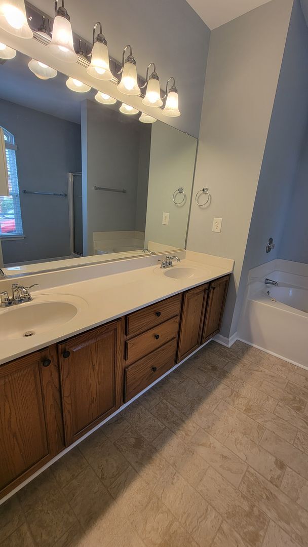 Building Photo - Lovely Home in The Villages at Powhatan