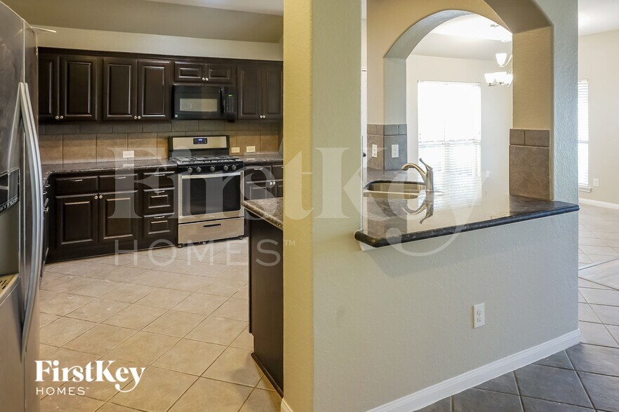 Building Photo - 297 Country Crossing Cir