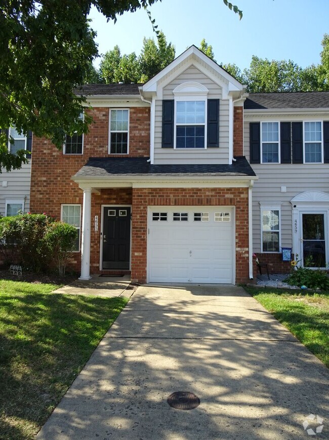 Building Photo - 3 Bedroom 2.5 Bath Townhome in Liberty Cro...