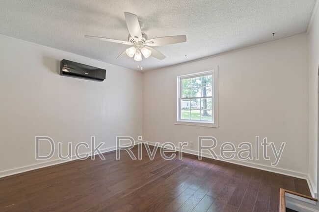 Building Photo - 210 Westover Dr