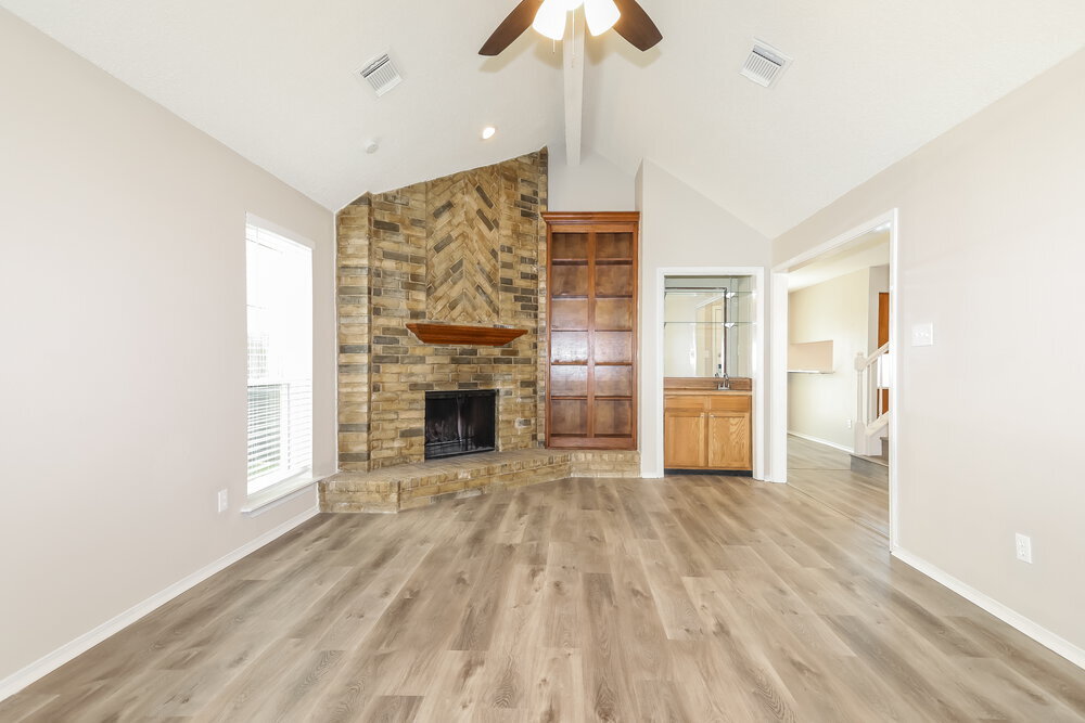 Building Photo - 17003 Spruce Run Dr