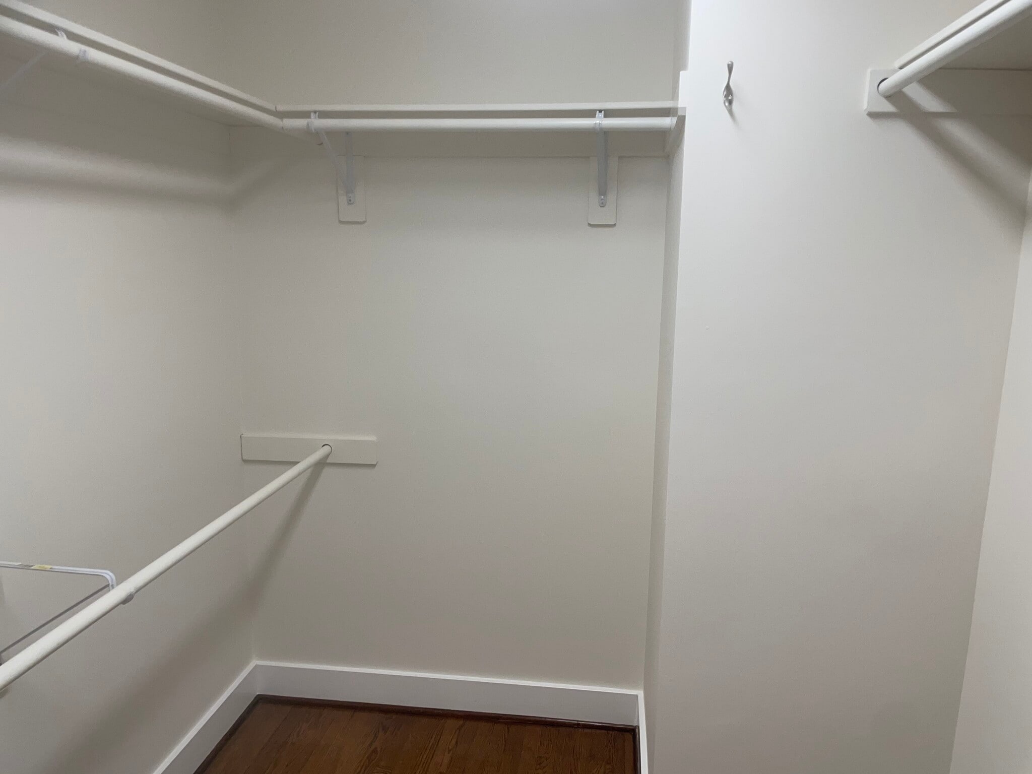 Building Photo - 1523 Carmona Ave