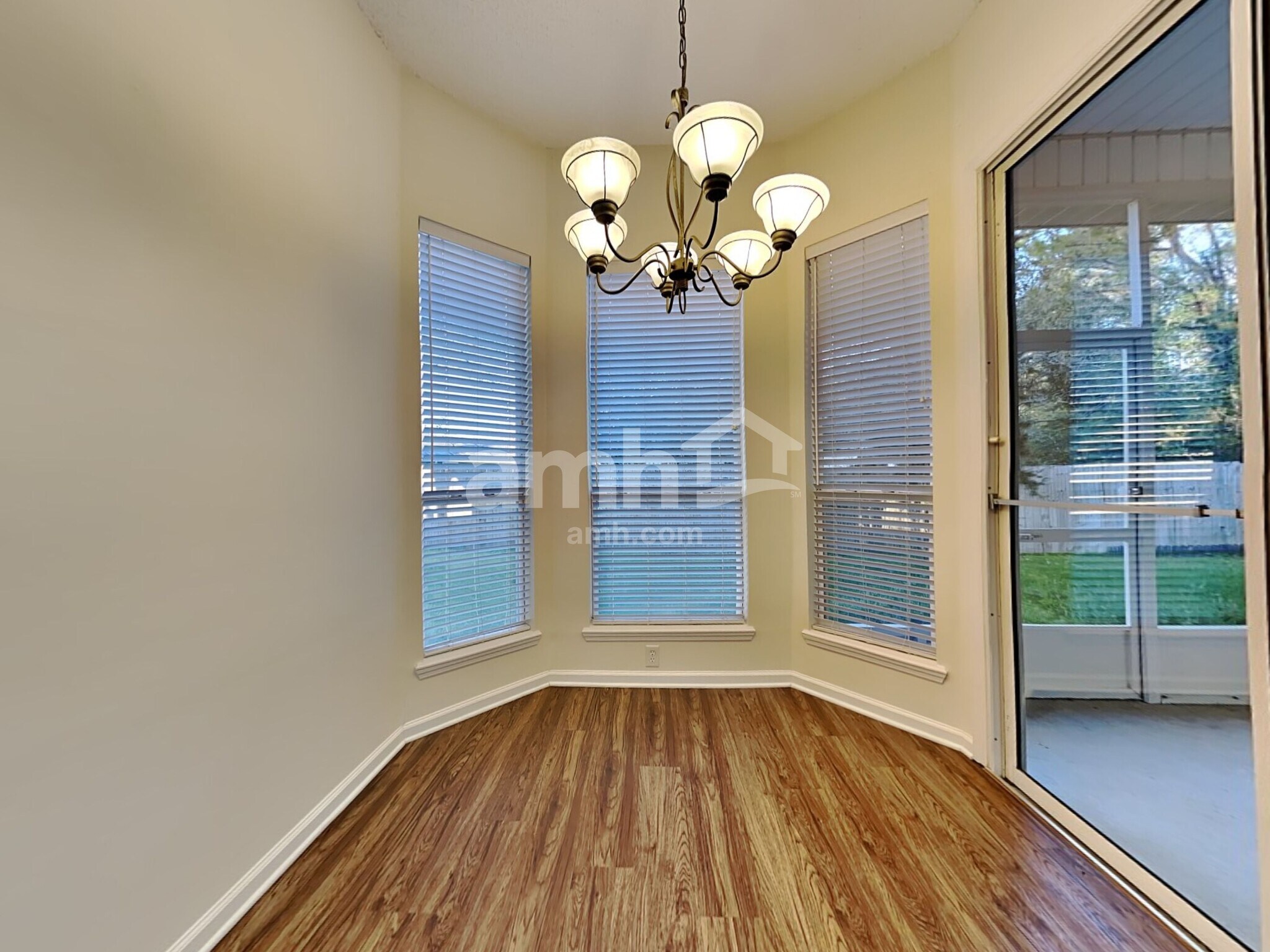 Building Photo - 125 Whisper Ridge Dr