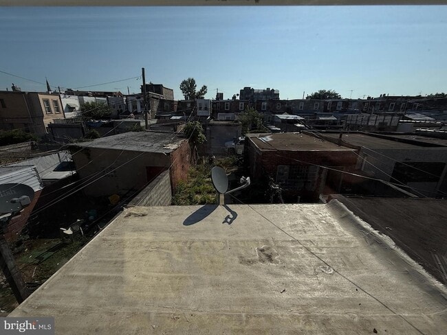 Building Photo - 2013 E Stella St