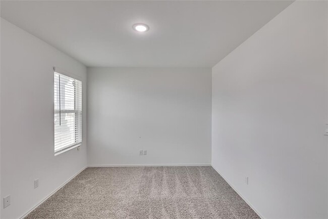 Building Photo - 1641 Catahoula Dr