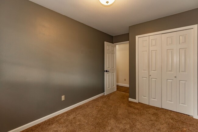 Building Photo - **MOVE IN SPECIAL!** Pet Friendly Charming 3 Bedroom Home with large office!