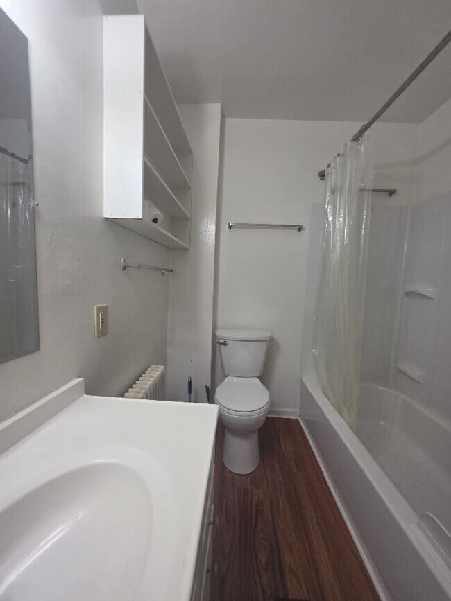Building Photo - 808 S Braddock St