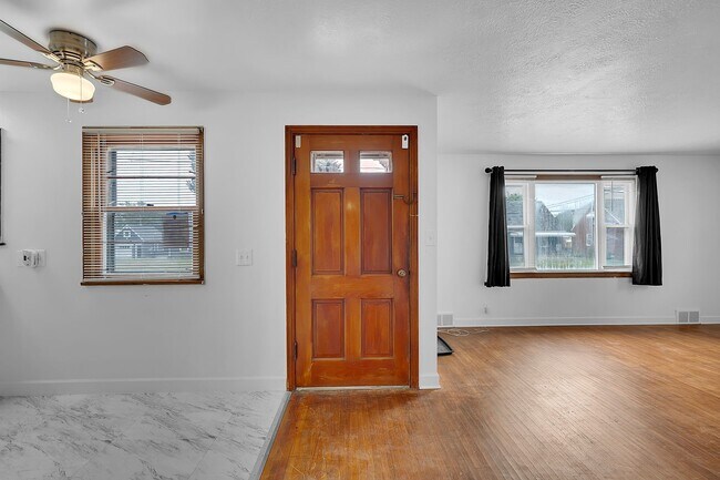 Building Photo - 76 Stearns Ave