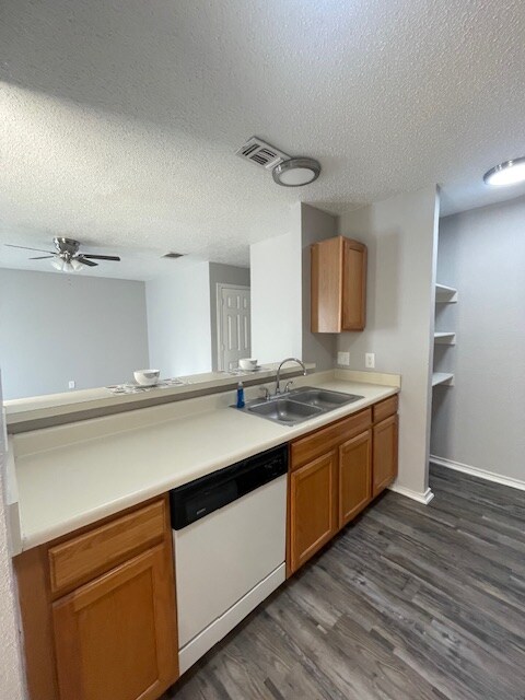 Building Photo - 700 Hercules Ln