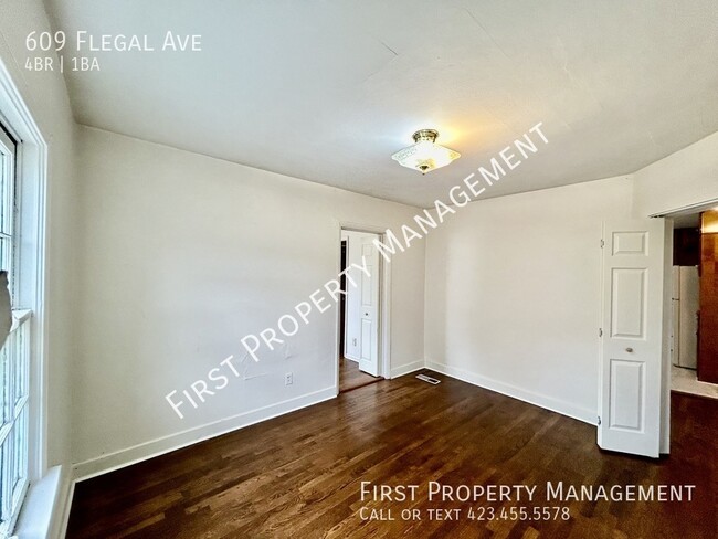 Building Photo - $600 Off a Month's Rent!! Rossville Single...