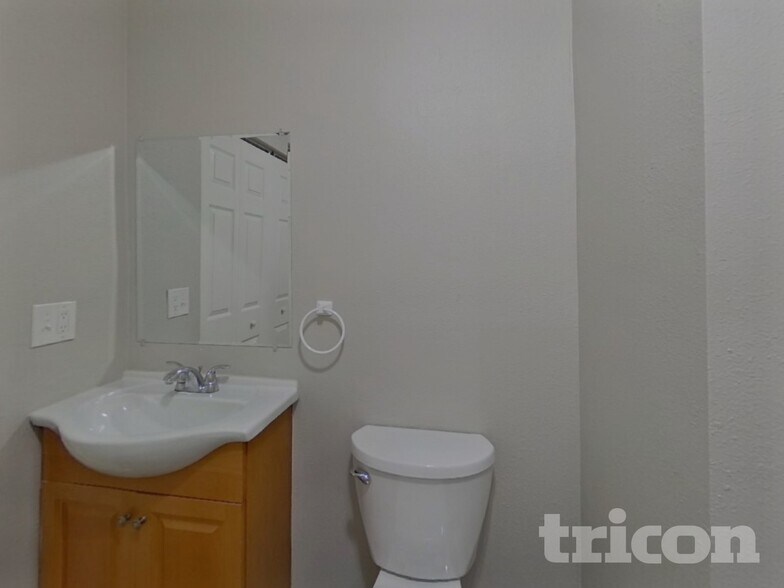 Building Photo - 4930 44th Ave N