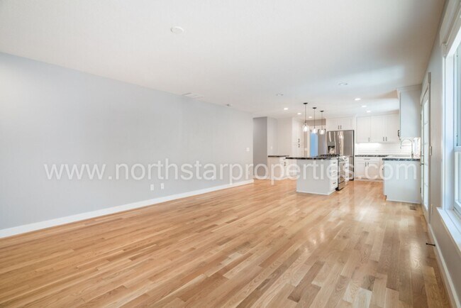 Building Photo - Newly Remodeled Lake Oswego Traditional