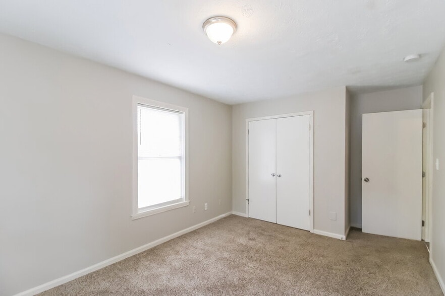 Building Photo - 6183 Fieldcrest Dr