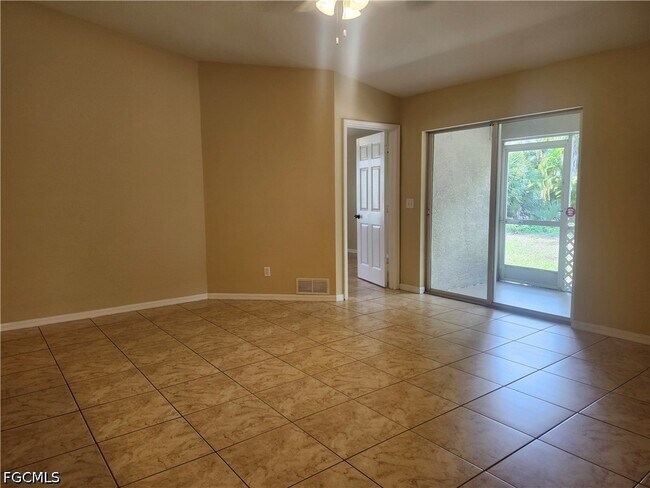 Building Photo - 415 NE 25th Ave