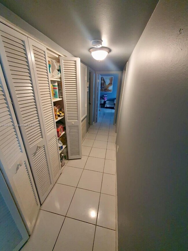 Building Photo - 1501 S Ocean Dr