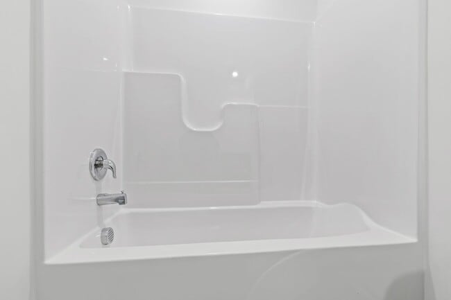 Building Photo - Limited-Time Offer: Modern 3-Bedroom Townh...
