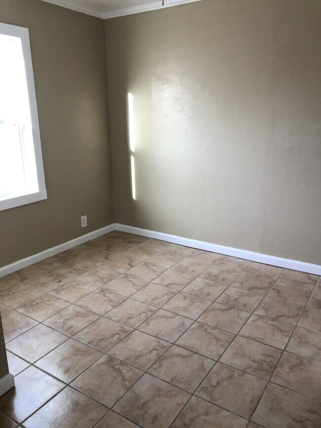 Building Photo - Arco River Properties
