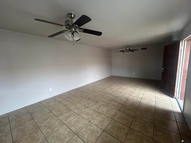 Building Photo - 143 W 27th Pl