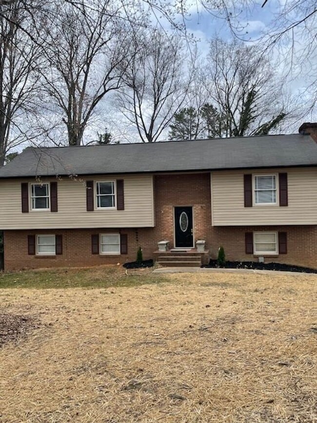 Primary Photo - Wonderful 3 Bedroom Split Level Home In Sa...