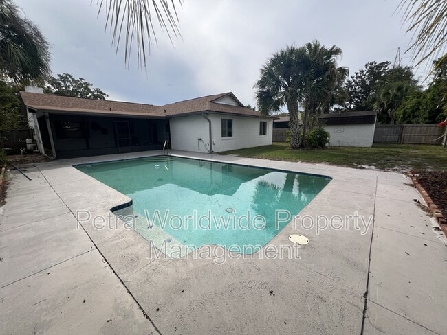 Building Photo - 1710 Aster Dr