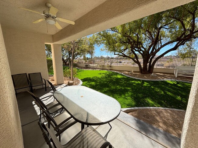 Building Photo - Gorgeous 4bed/4.5 bath home in Queensridge!