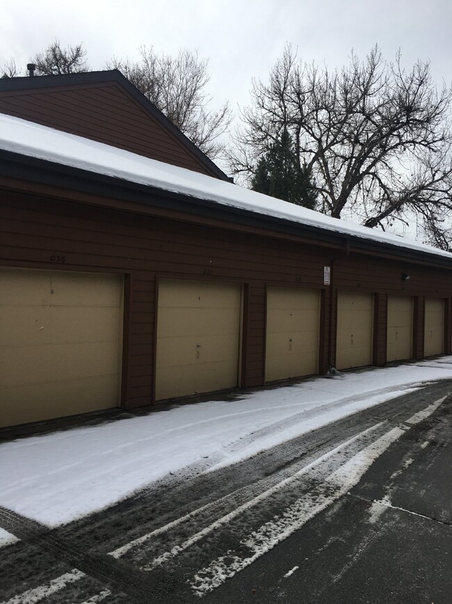 Building Photo - Spacious Townhouse For Rent