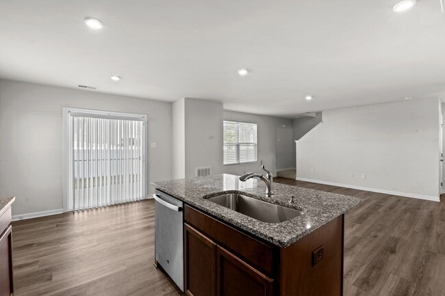 Building Photo - YORK COUNTY 4Bdrm w/Fenced BCKYD.