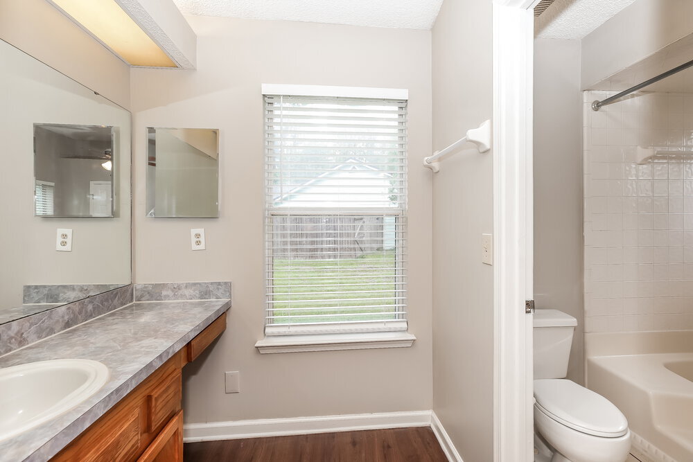 Building Photo - 3379 Deerfield Pointe Dr