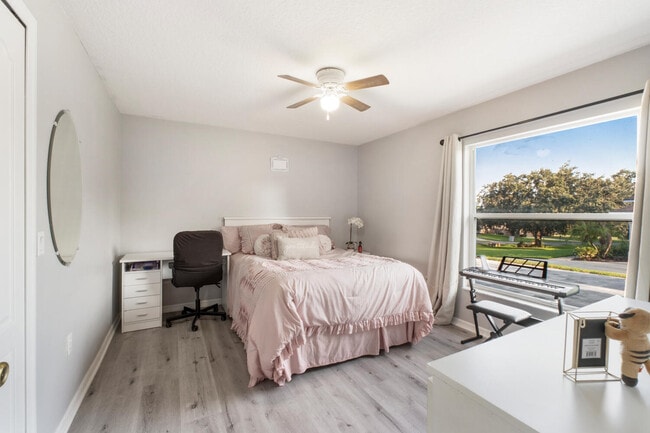 Building Photo - 511 N Pine Meadow Dr