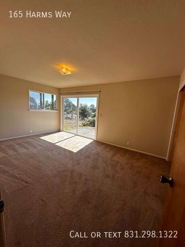 Building Photo - Expansive 4 Bed, 2 Bath La Selva Beach Hom...