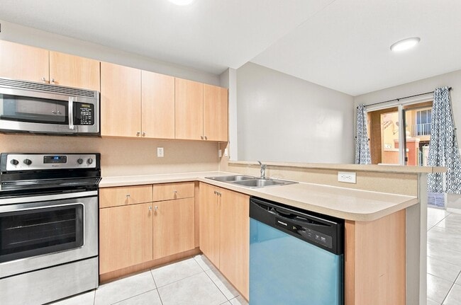 Building Photo - 732 SW 106th Ave