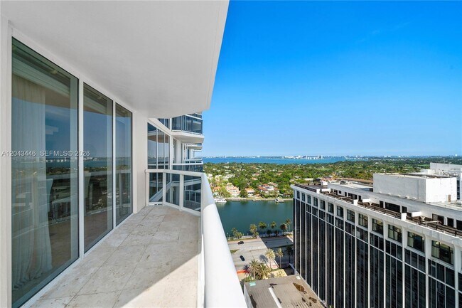 Building Photo - 4779 Collins Ave