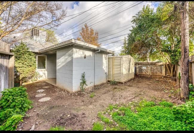 Building Photo - 2425 Edison Ave
