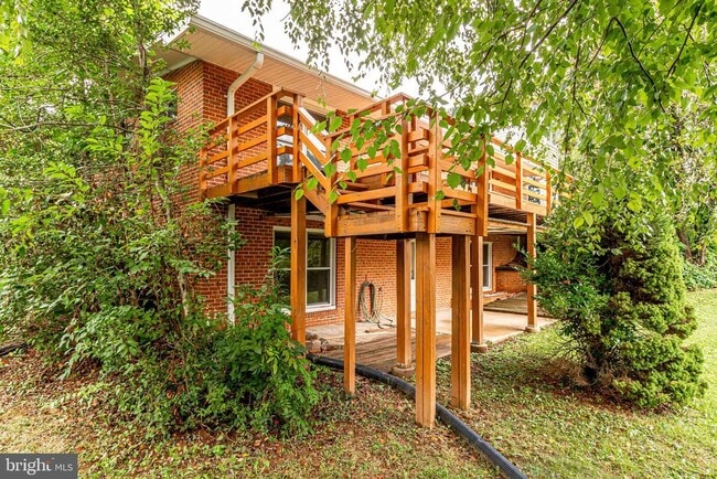 Building Photo - 6525 Byrnes Dr