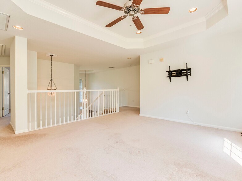 Building Photo - 6911 Gentle Oak Dr
