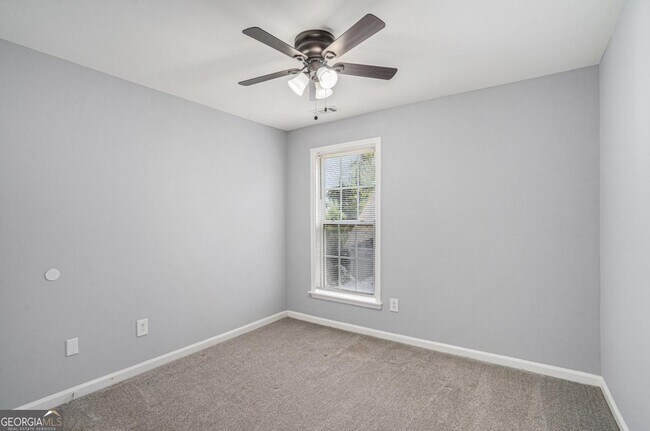 Building Photo - 3289 Saville St SW