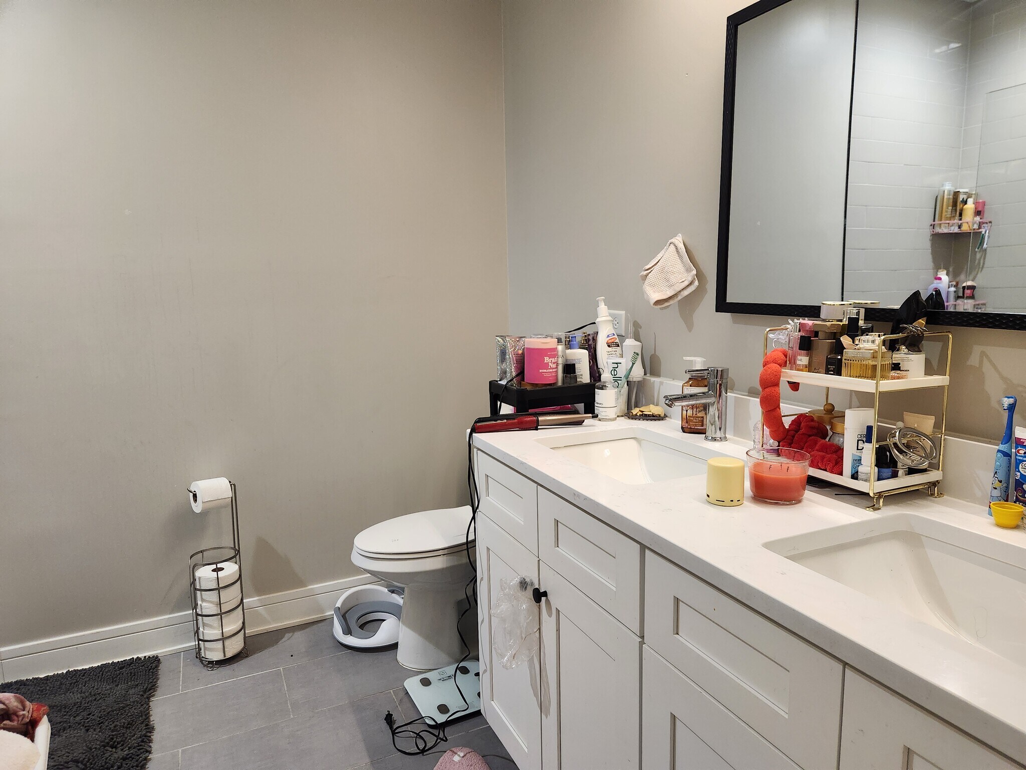 Building Photo - 4051 S Prairie Ave